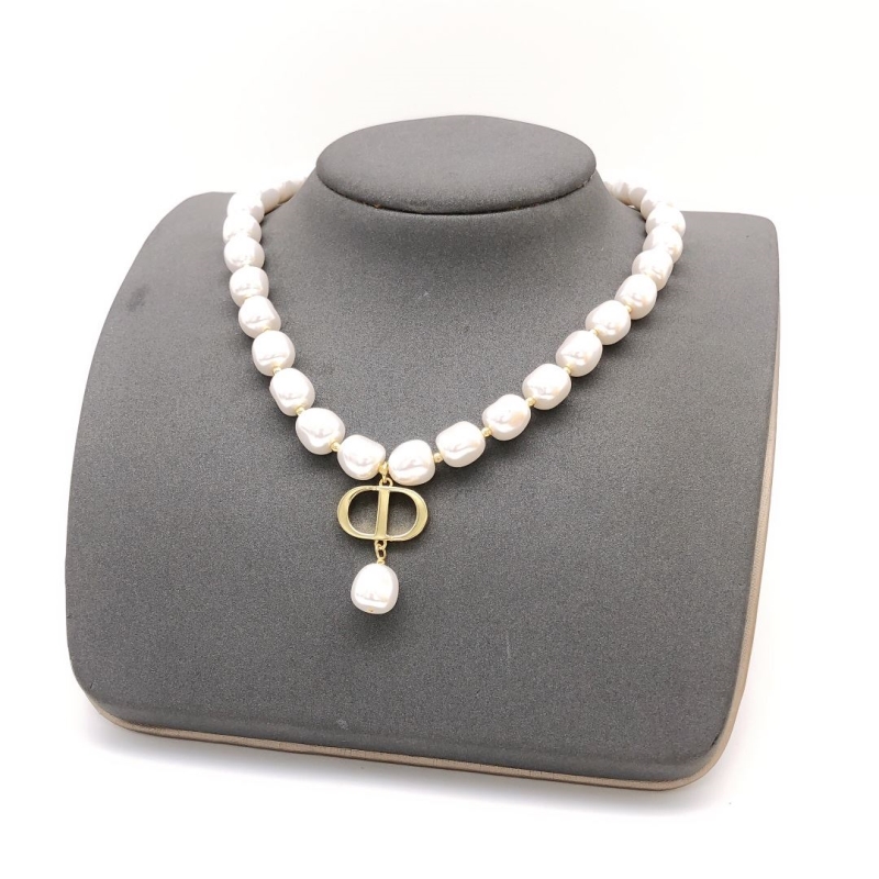 chr1st1an D10r necklaces